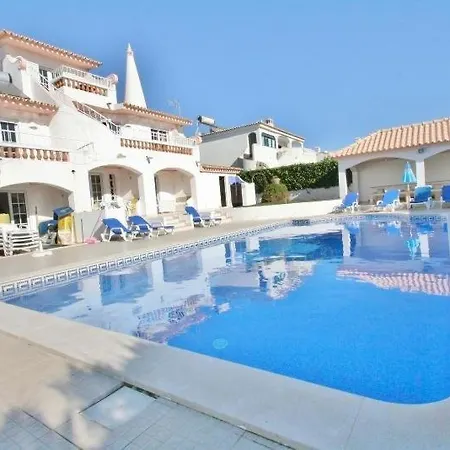 Tres Palmeiras Villa *